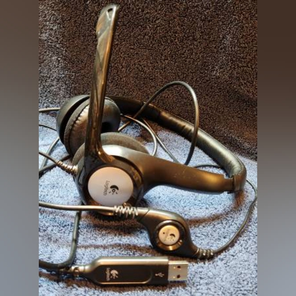 Logitech H390 Wired Headset, Stereo Headphones with Noise-Cancelling Microphone